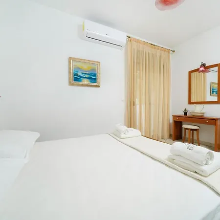 Exadas * Chrisi Ammoudia